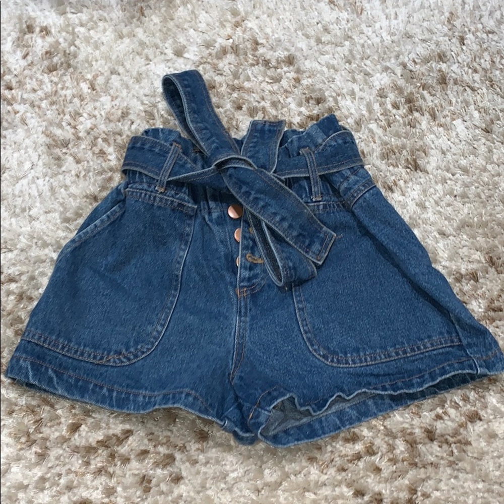 HONEY PUNCH DENIM SHORTS
